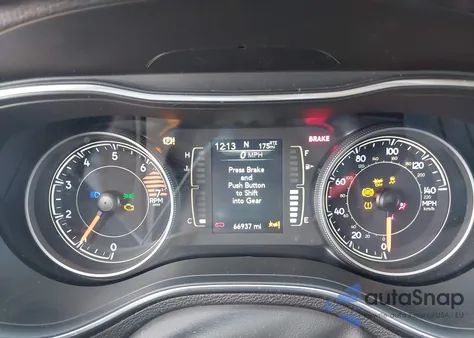 2021 Jeep Cherokee Latitude Plus 4X4 z USA, uszkodzony, nr VIN 1C4PJMLB0MD163228